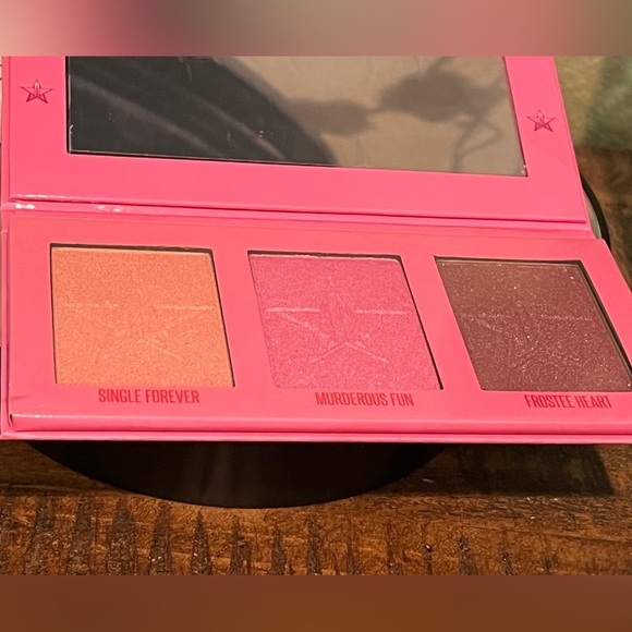 Jeffree Star Heartbreaker Skin Frost Highlighter Palette, NEW IN BOX! - Picture 3 of 7